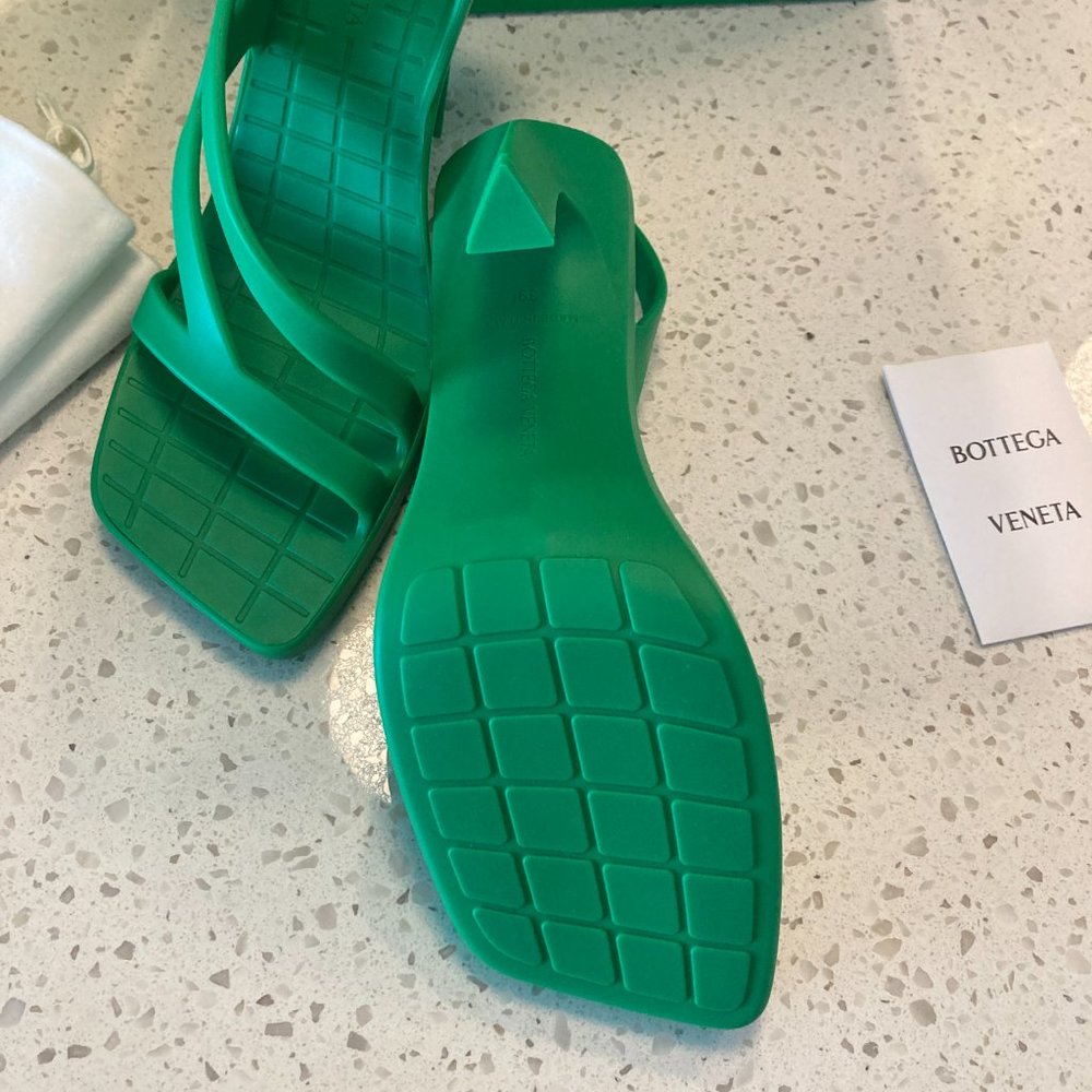 NEW Bottega Veneta Jimbo Sandal in Parakeet Green Size IT/EU 39 - Retail $890 - Picture 12 of 16